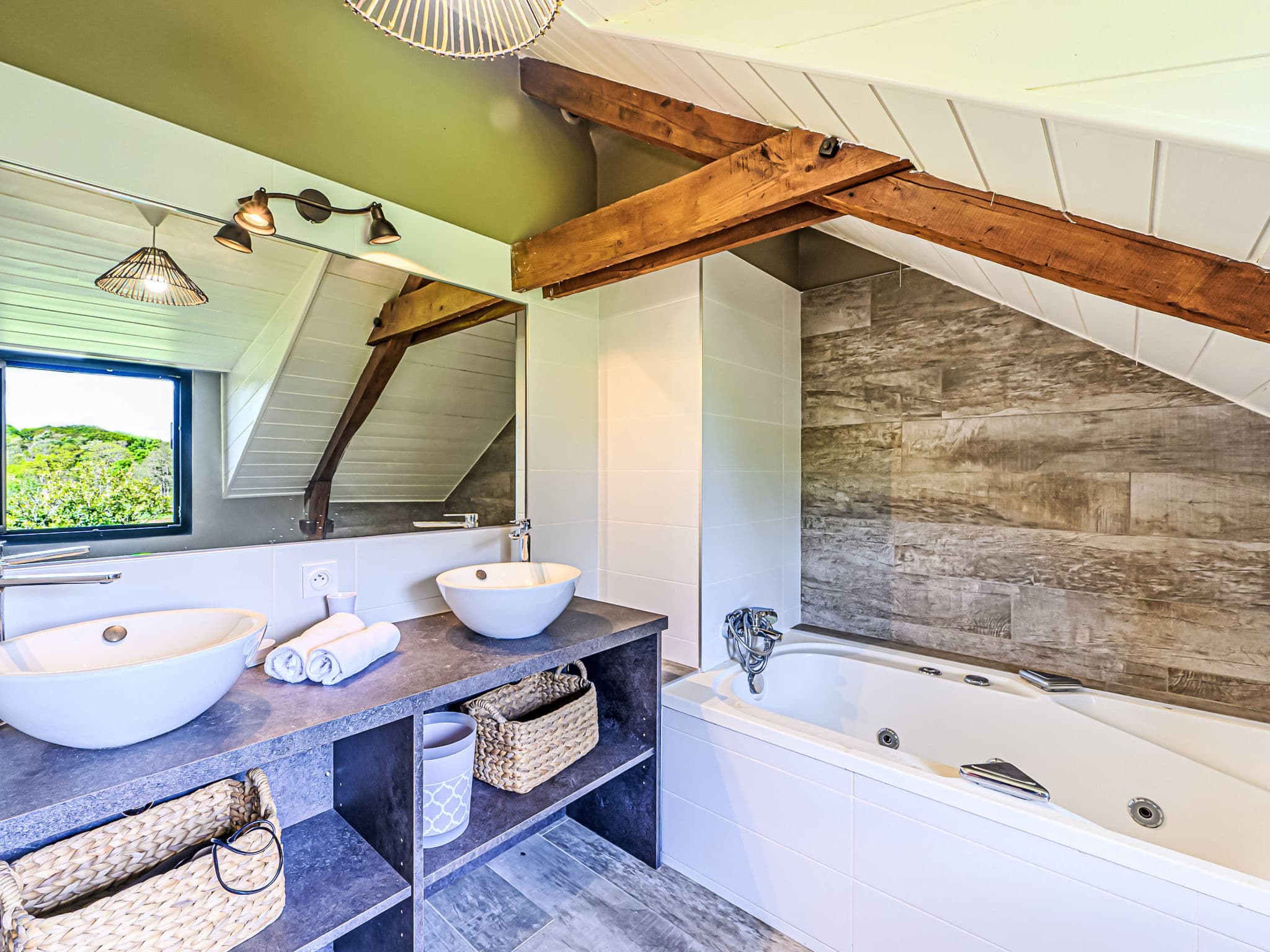 Bathroom / Wellness