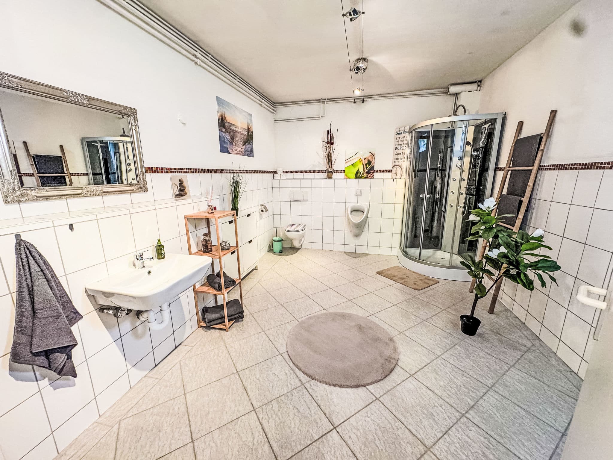 Bathroom / Wellness