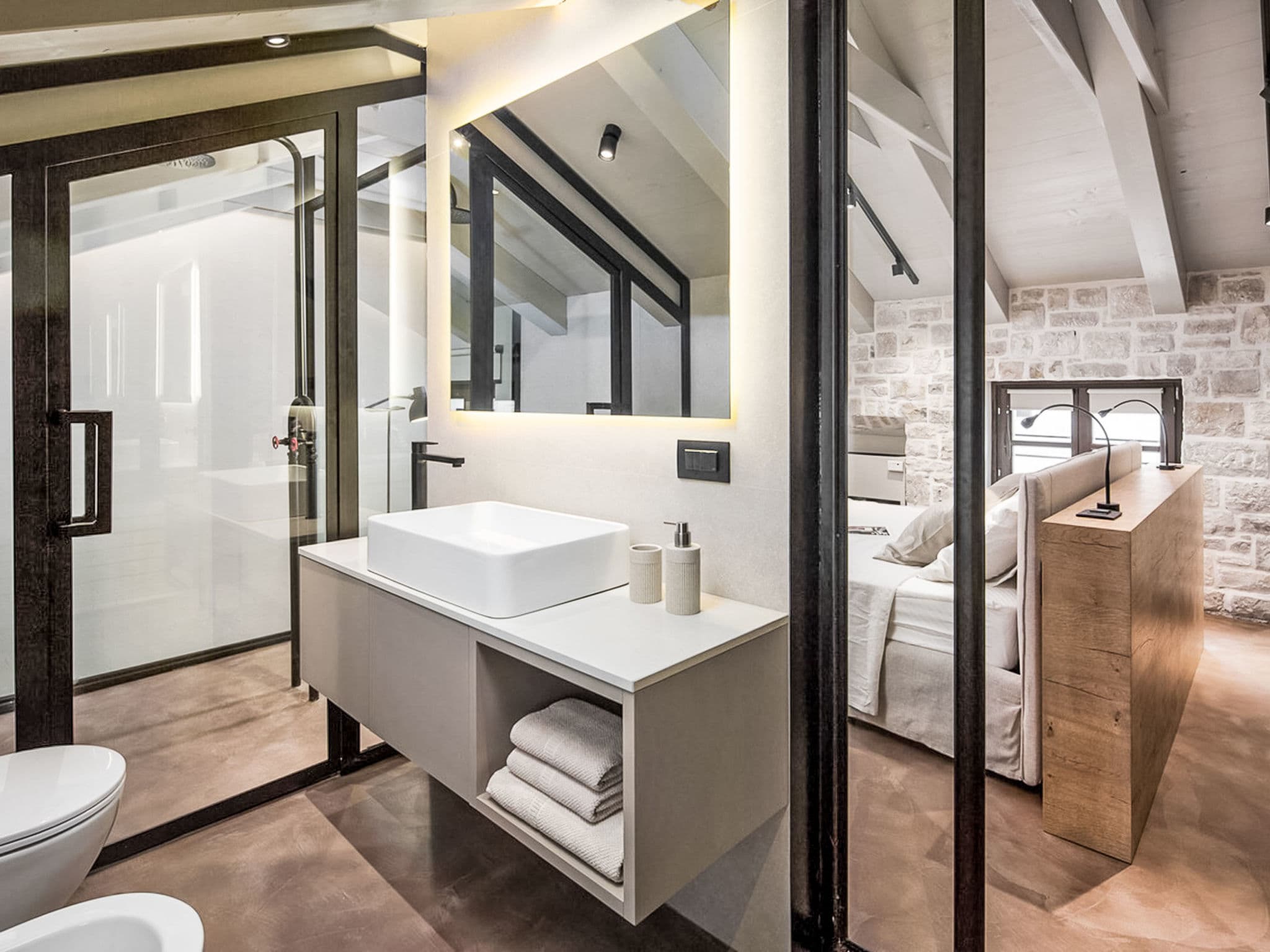 Bathroom / Wellness