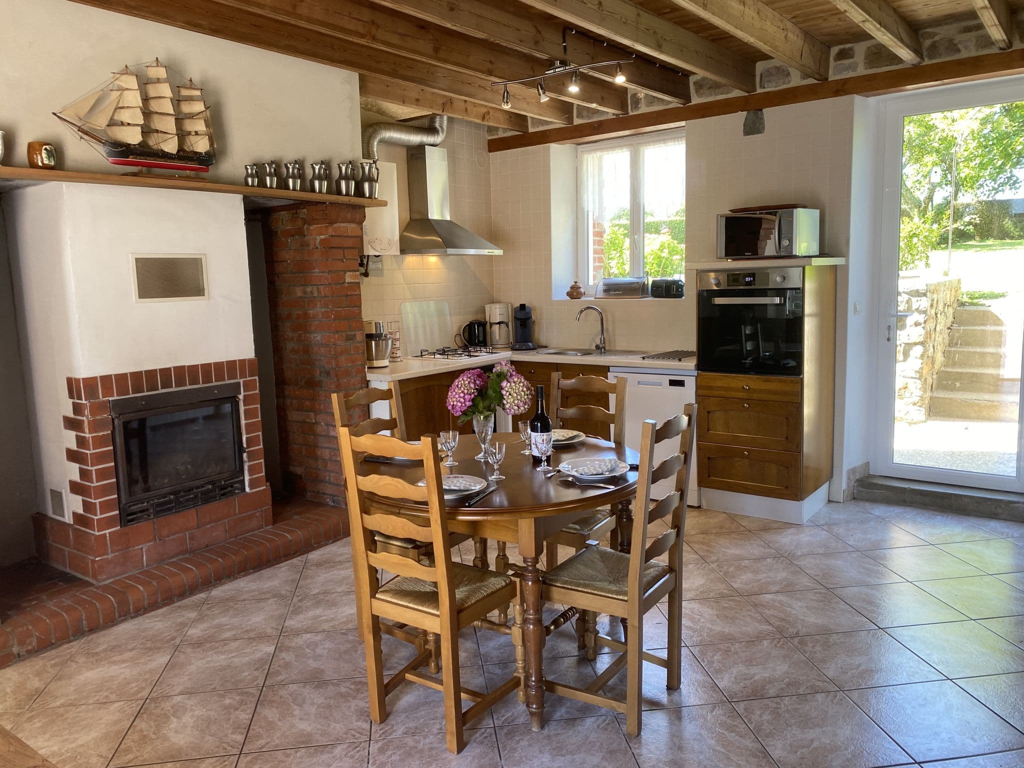 Kitchen / Dining Room