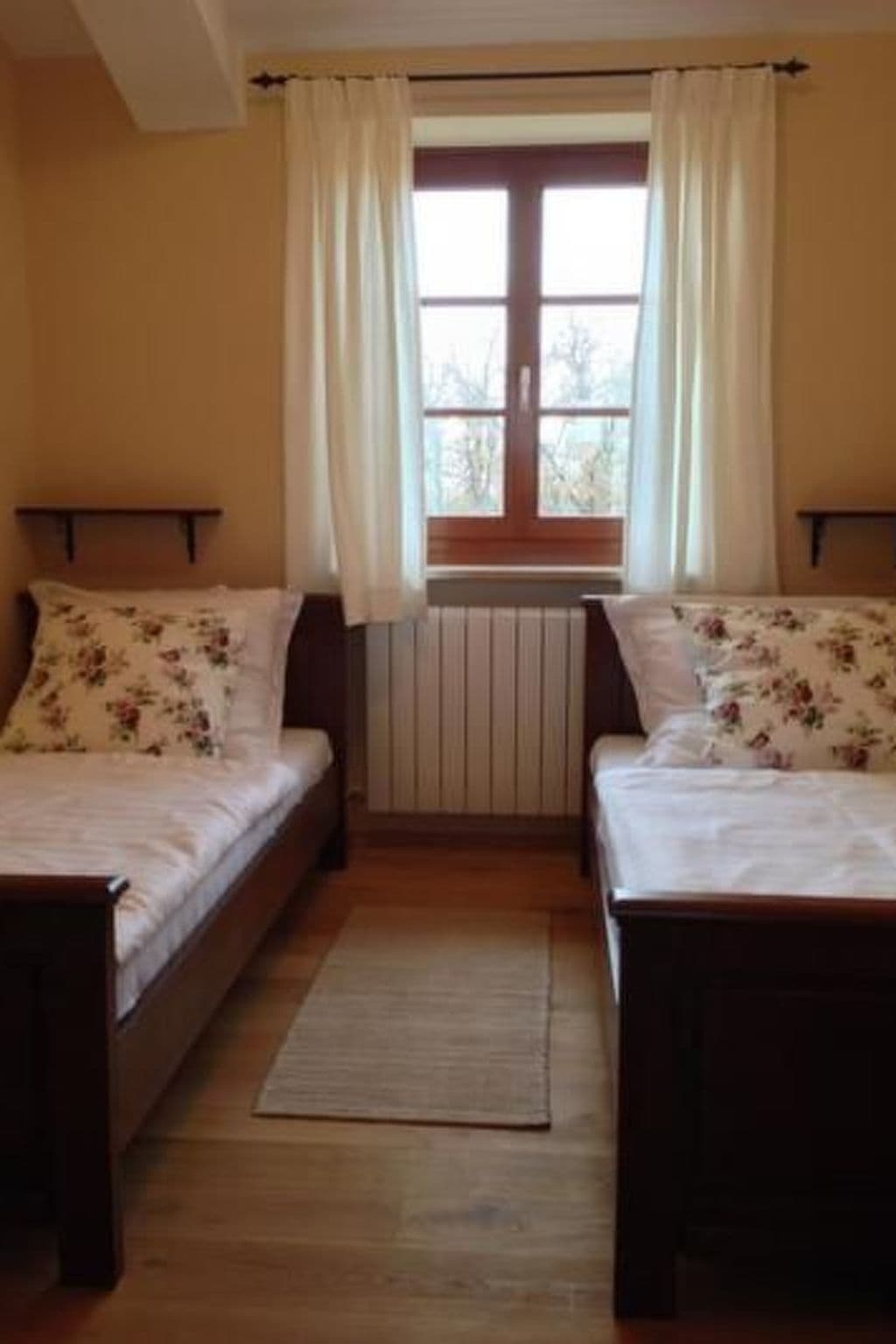 Gallery Image 12