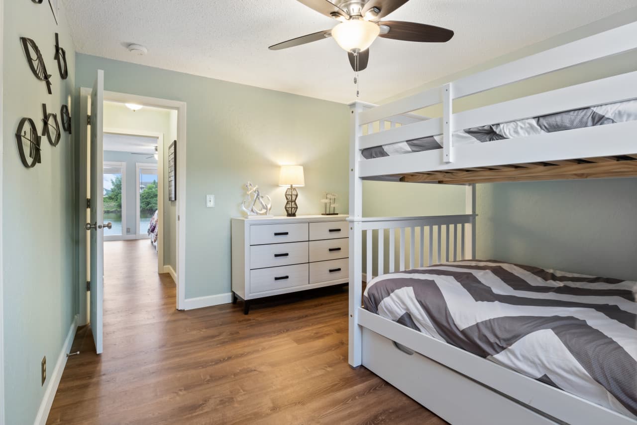 22-22 - 291 Southwood Shores Cir 2A.jpg