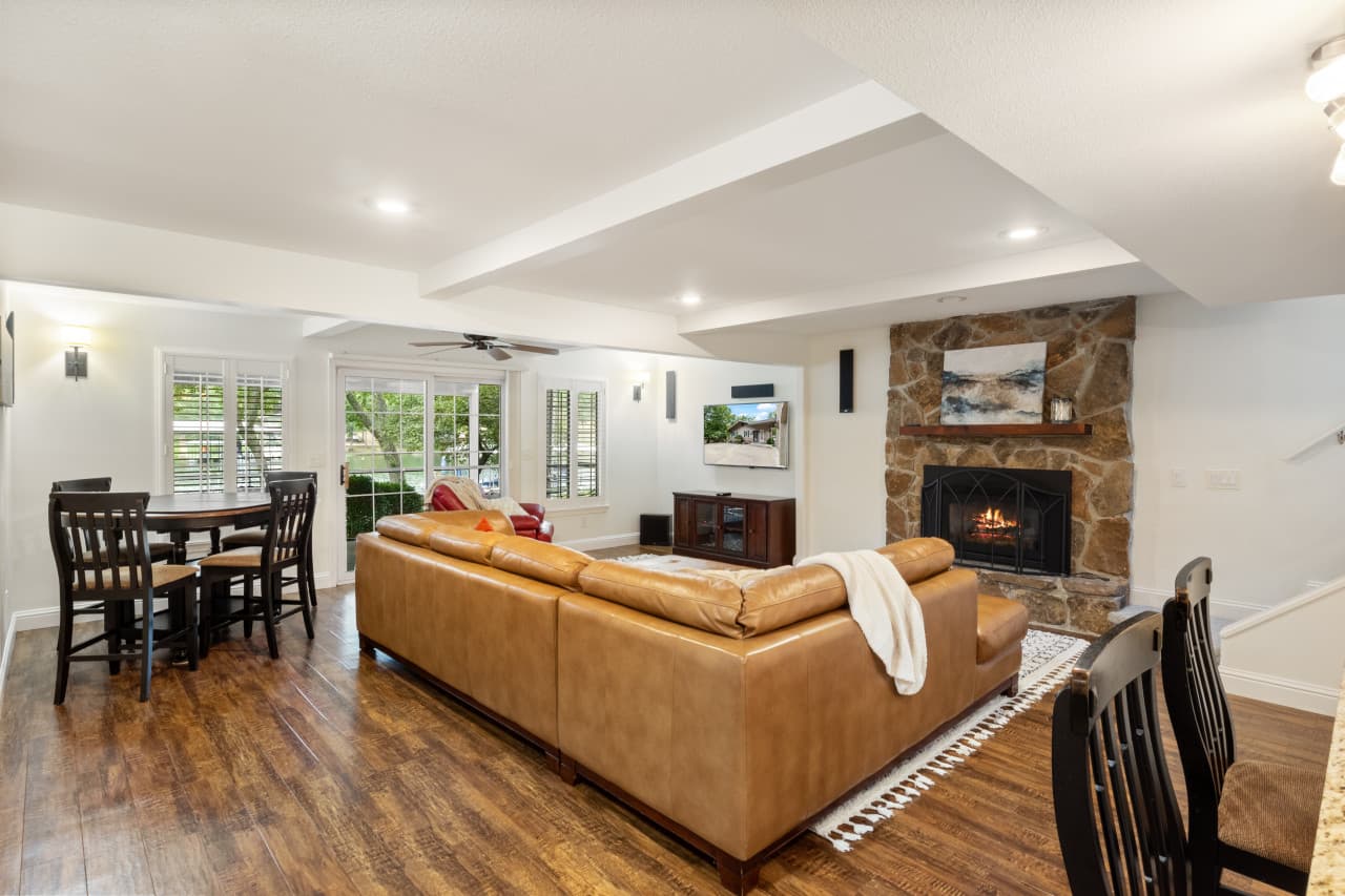 18-159 Hickory Grove Dr - 18.jpg