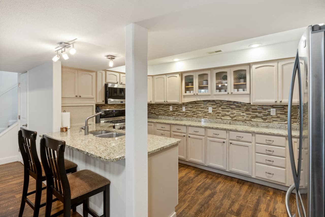 20-159 Hickory Grove Dr - 20.jpg