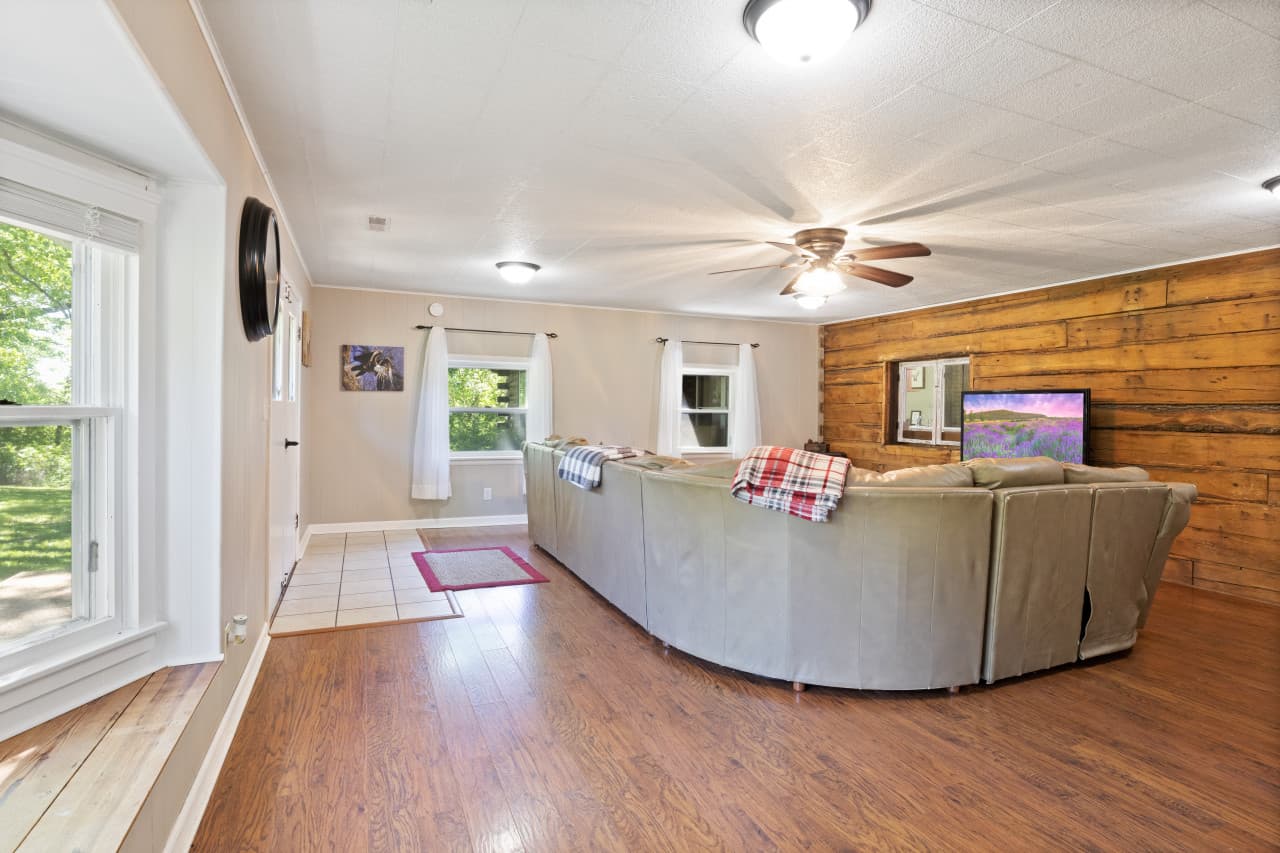 17-17 - 172 Osborn Dr.jpg