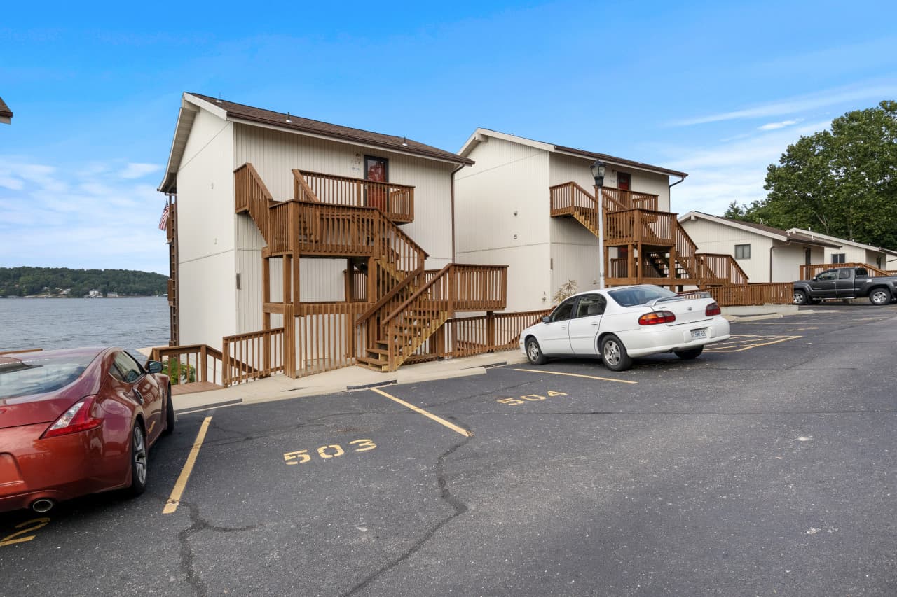 28-28 - 504 Tara Rd 126-4A.jpg