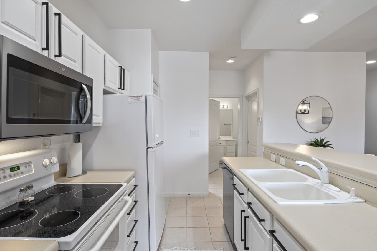 04-151 Upper Monarch Cove Dr 5E - 4.jpg