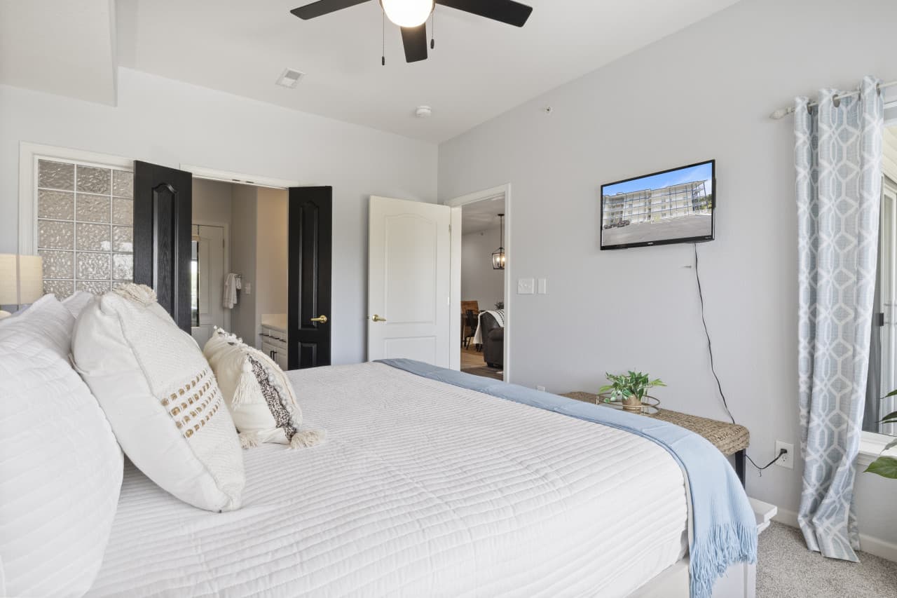 15-151 Upper Monarch Cove Dr 5E - 15.jpg