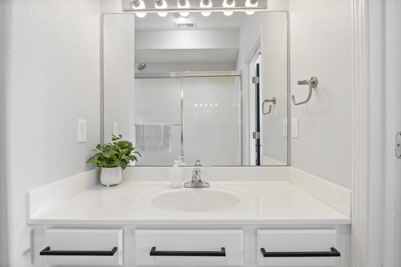 16-151 Upper Monarch Cove Dr 5E - 16.jpg