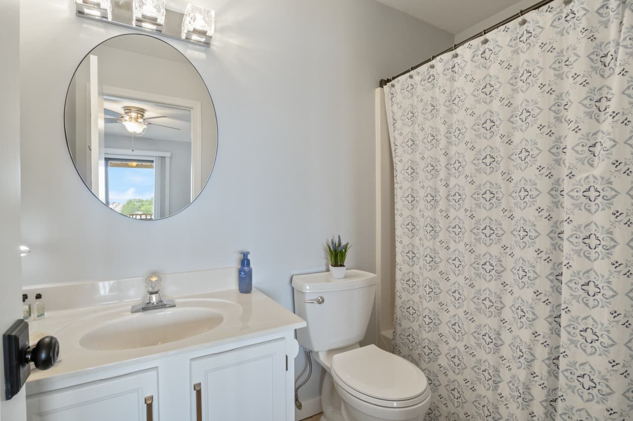 09-875 Parkside Pl 202B - 9.jpg