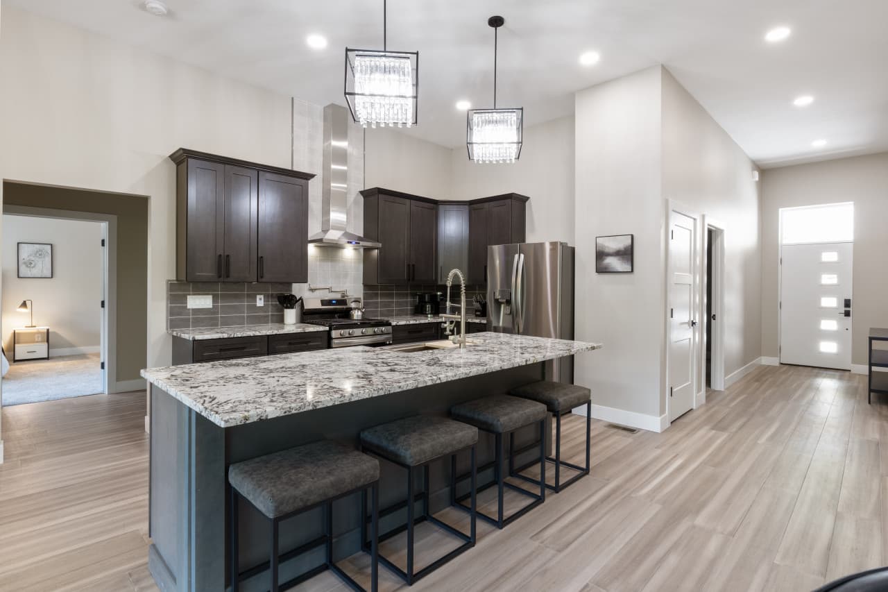 21-613 Cove Cir - 21.jpg