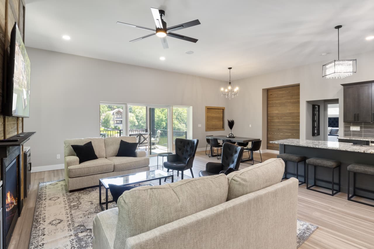 25-613 Cove Cir - 25.jpg