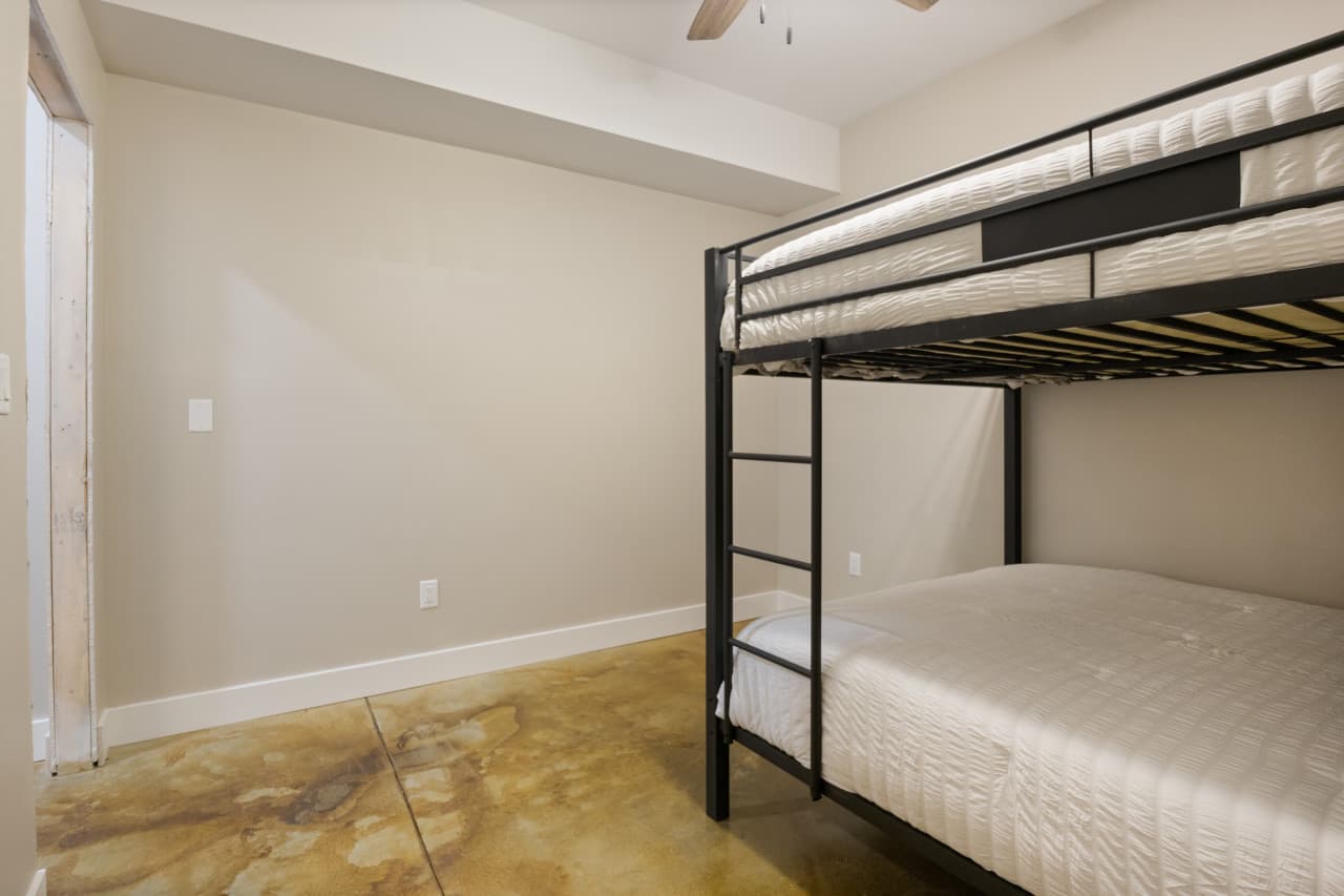 613 Cove Cir - 65.jpg