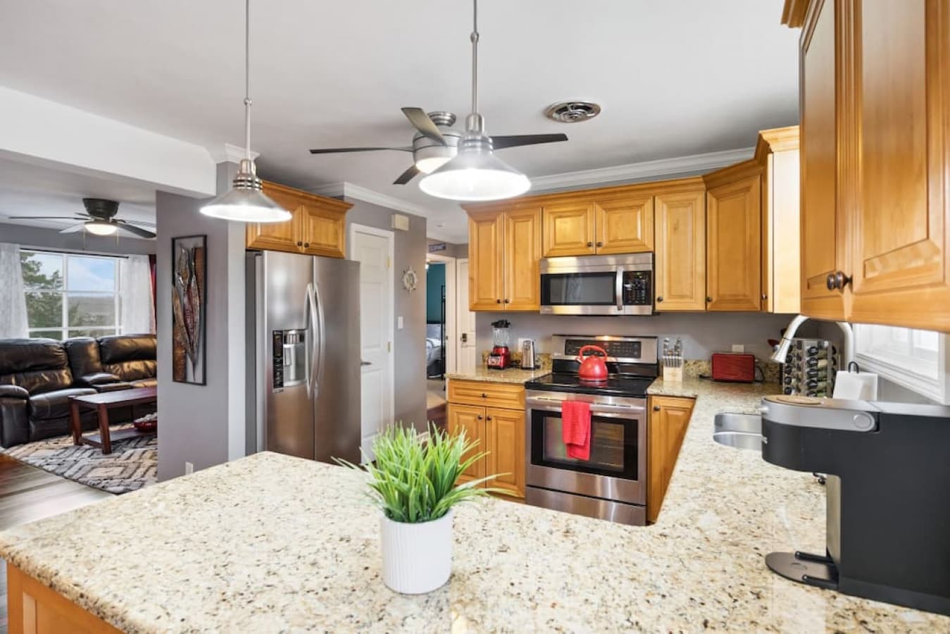 09-9 - 6685 Keystone Dr.jpg