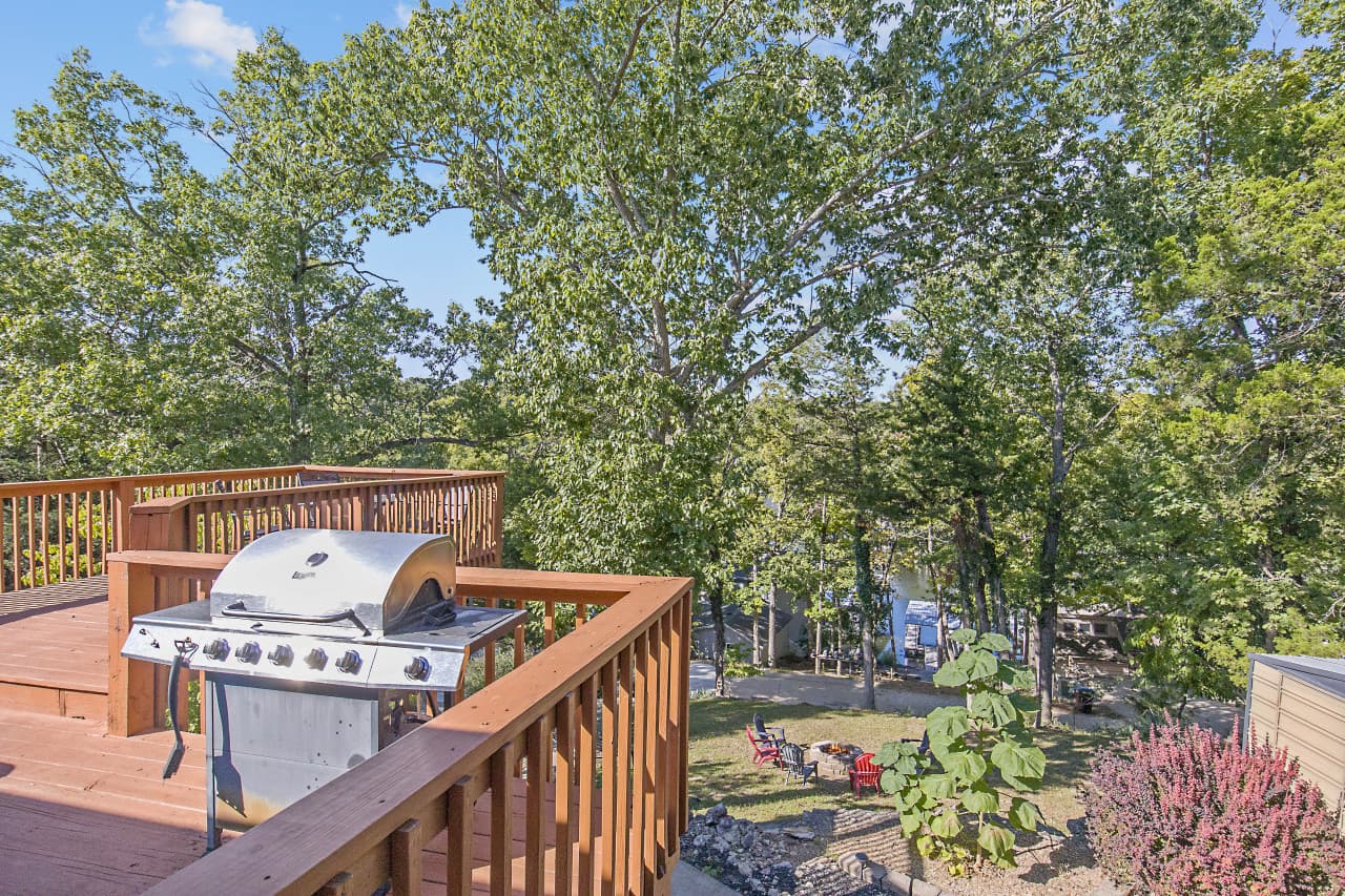 3-6685 Keystone Dr-003.jpg