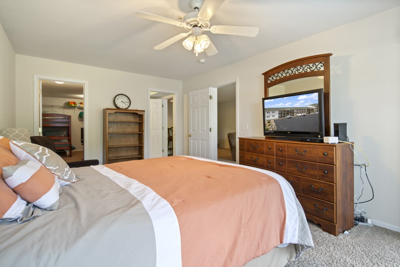 25-464 Cedar Heights Dr 1F - 25.jpg