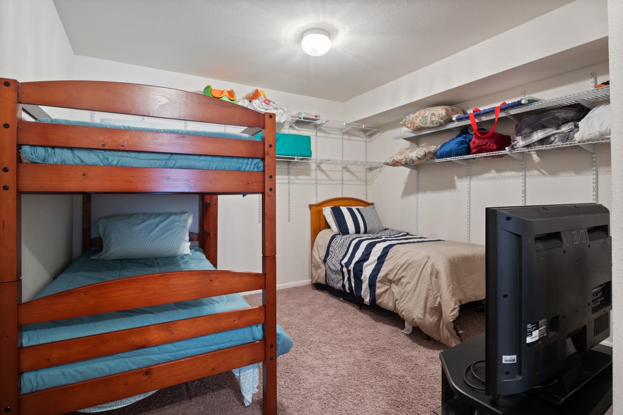 26-464 Cedar Heights Dr 1F - 26.jpg