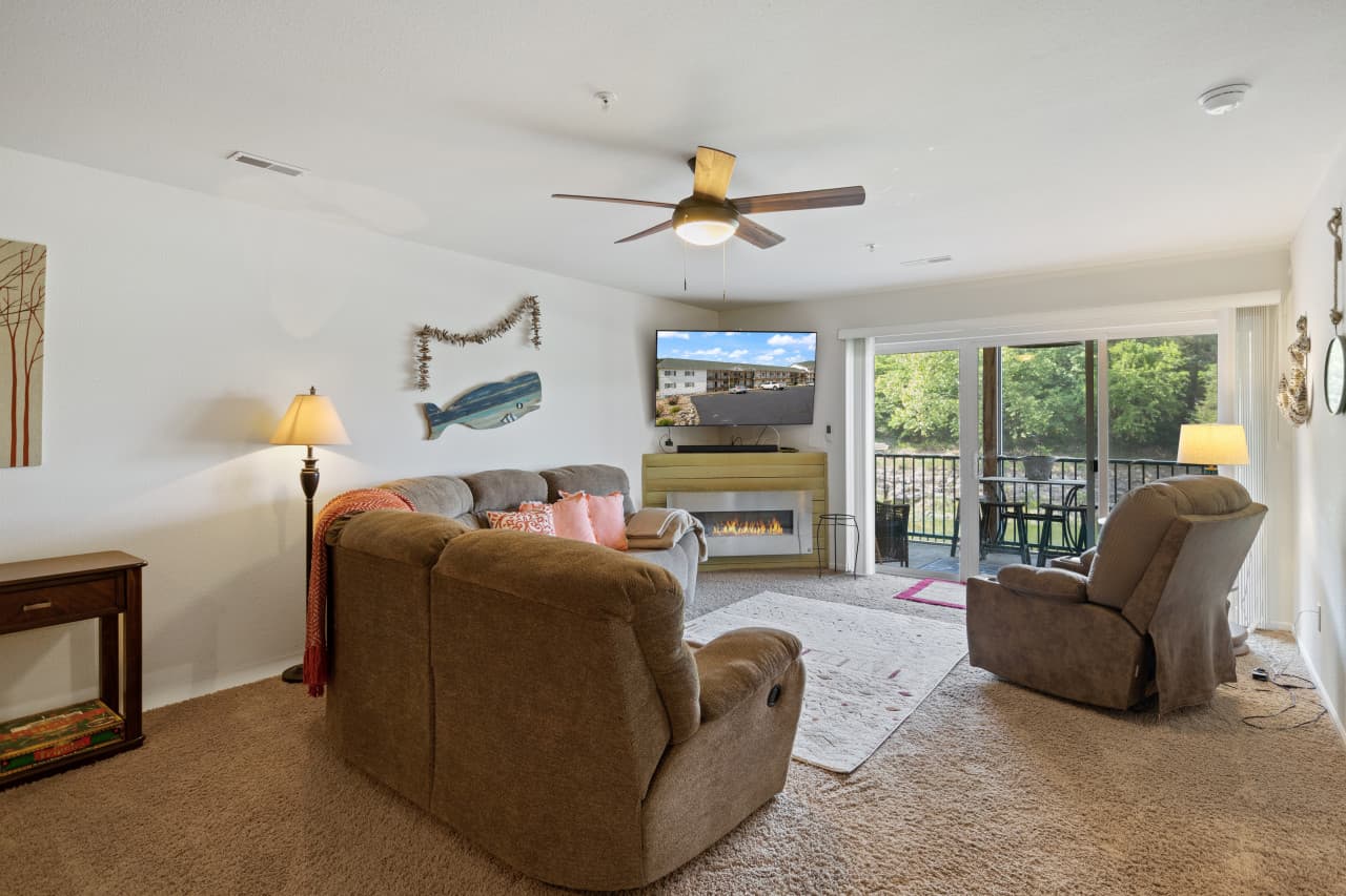 21-464 Cedar Heights Dr 1F - 21.jpg