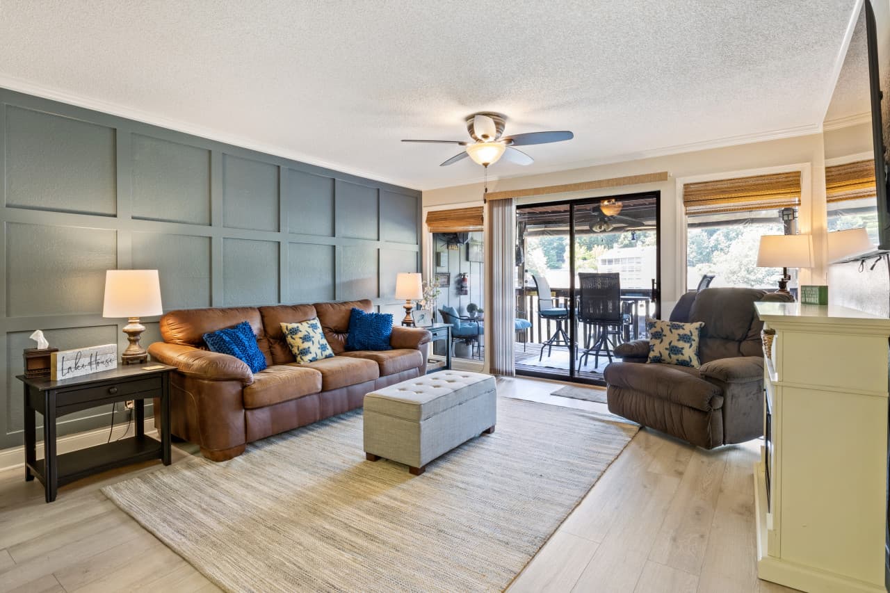 08-123 Southwood Shores Pl 3B - 8.jpg