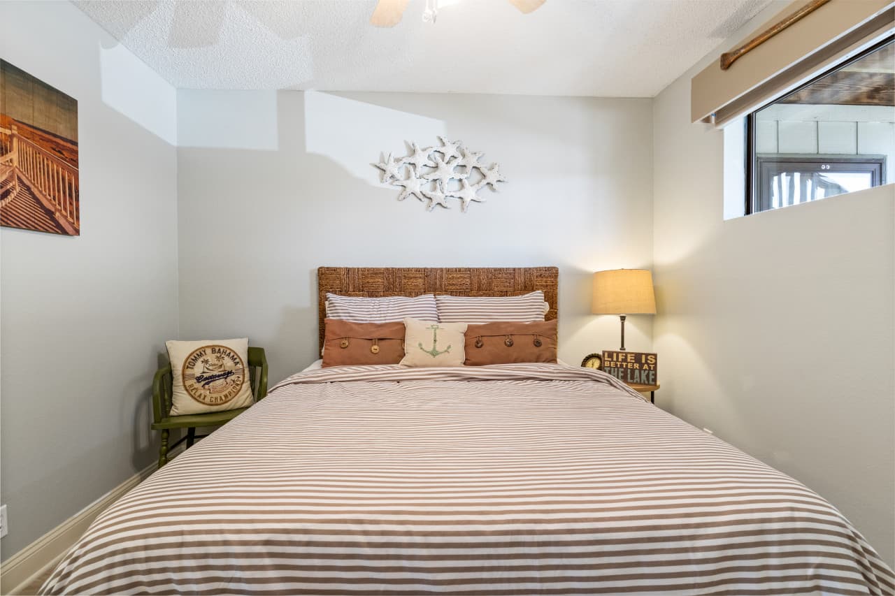 15-123 Southwood Shores Pl 3B - 15.jpg