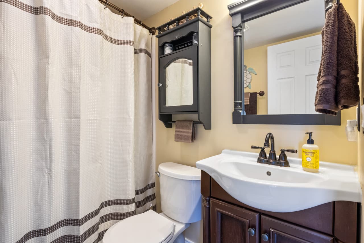 18-123 Southwood Shores Pl 3B - 18.jpg