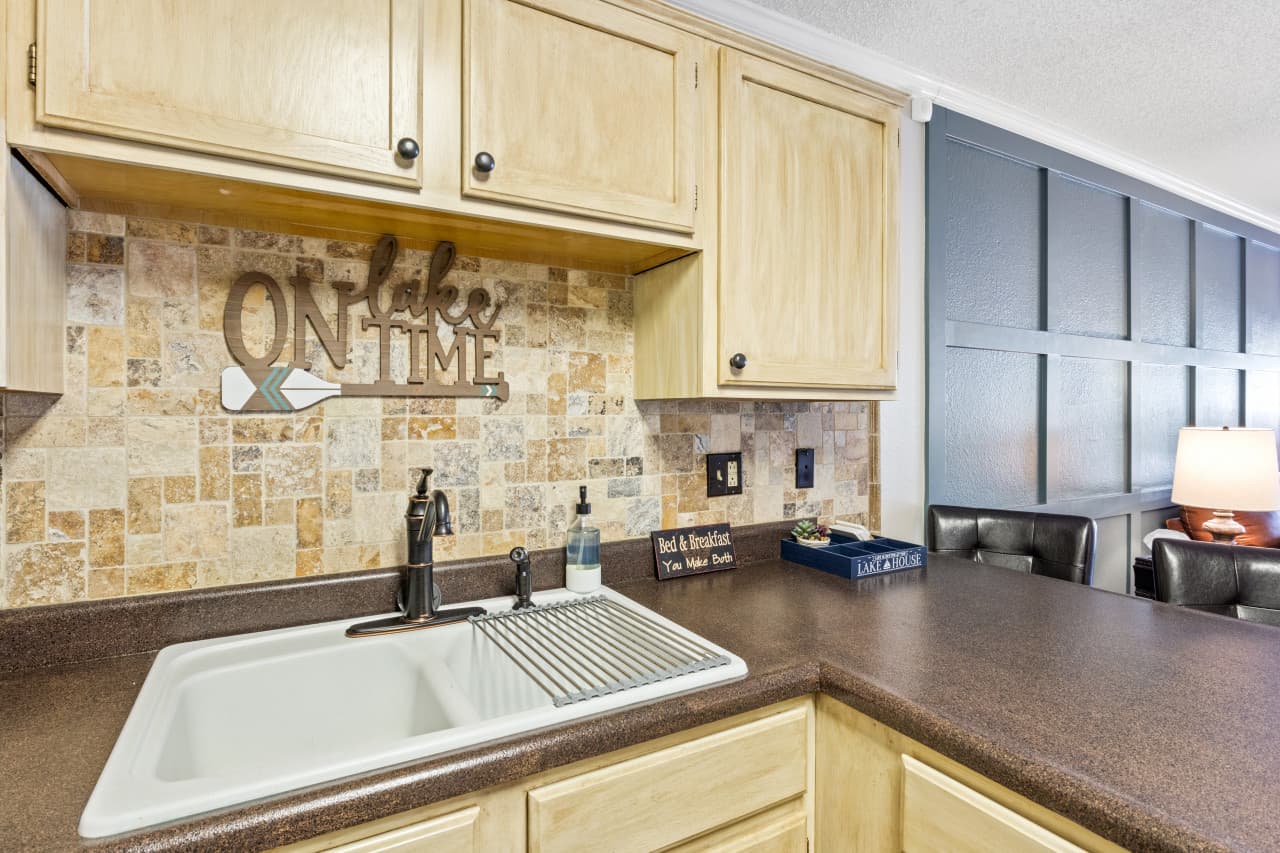 07-123 Southwood Shores Pl 3B - 7.jpg
