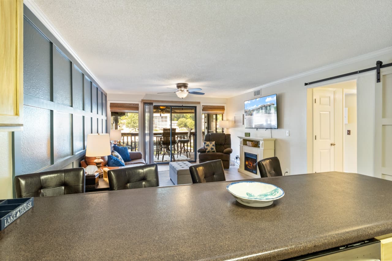 06-123 Southwood Shores Pl 3B - 6.jpg