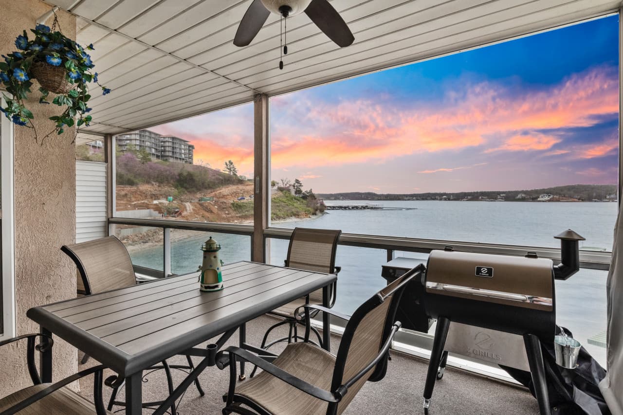 01-204 Emerald Bay Dr - 30.jpg