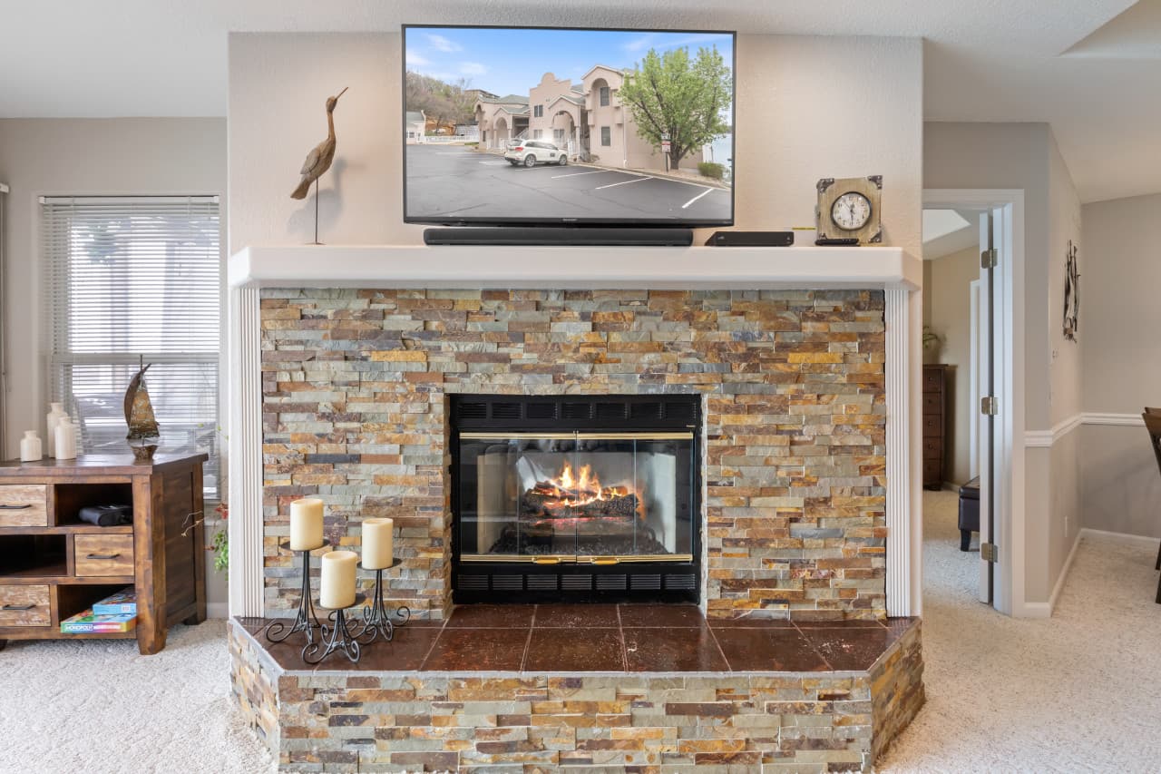 19-204 Emerald Bay Dr - 18.jpg