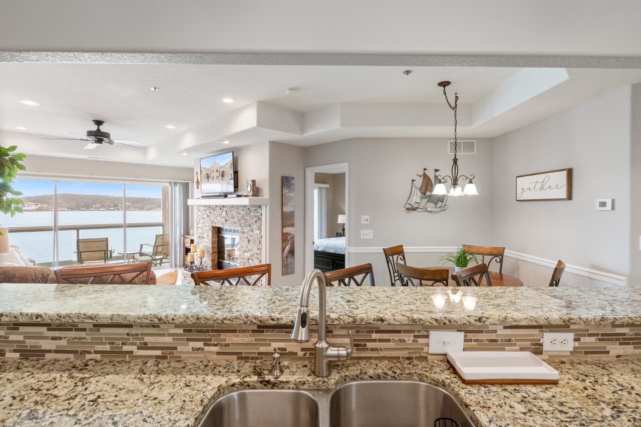 14-204 Emerald Bay Dr - 13.jpg