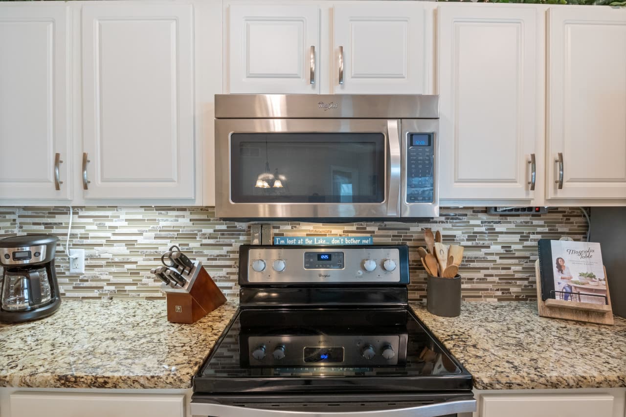 13-204 Emerald Bay Dr - 12.jpg