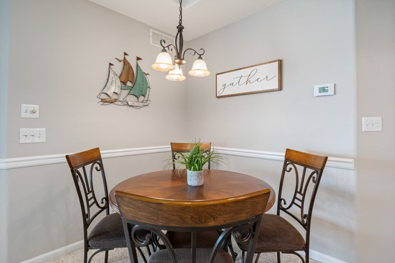 15-204 Emerald Bay Dr - 14.jpg