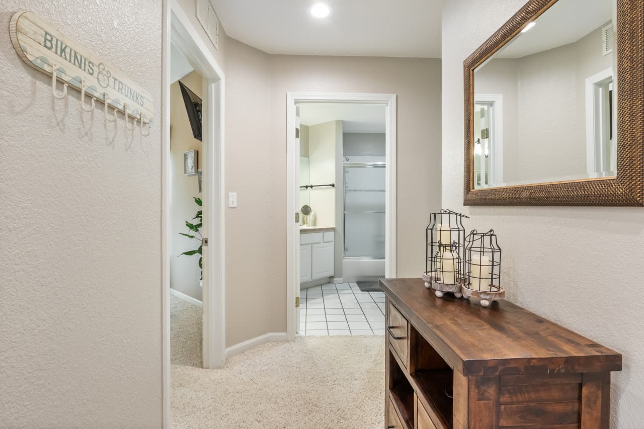 03-204 Emerald Bay Dr - 2.jpg