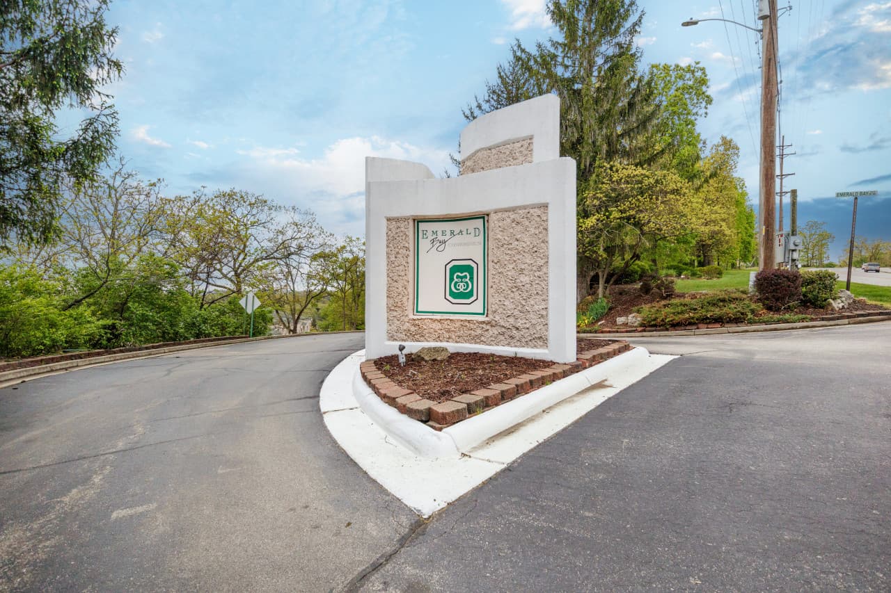 36-44 Emerald Bay Dr 1C-034.jpg