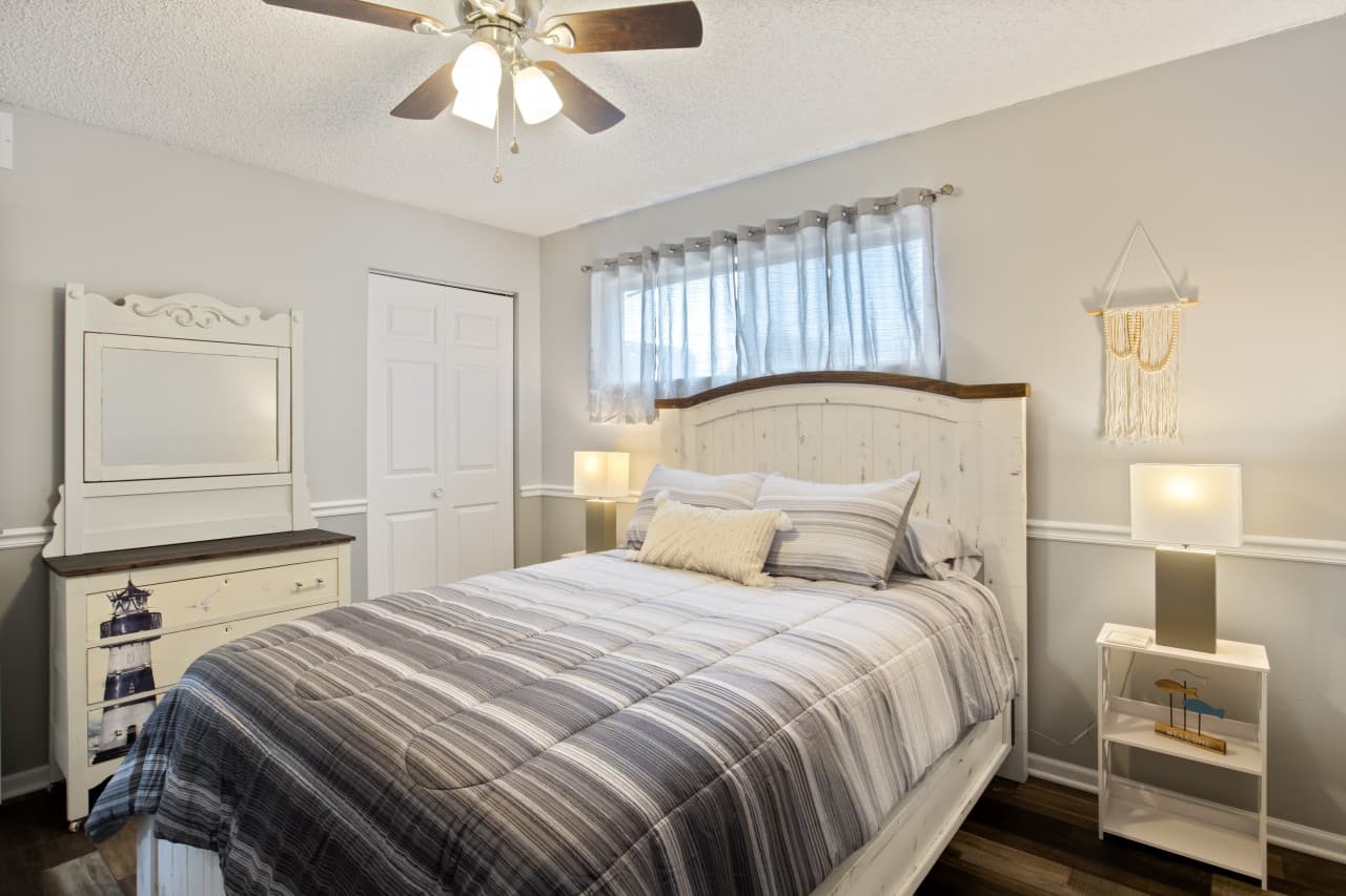 21-43 Southwood Shores Cir - 21.jpg