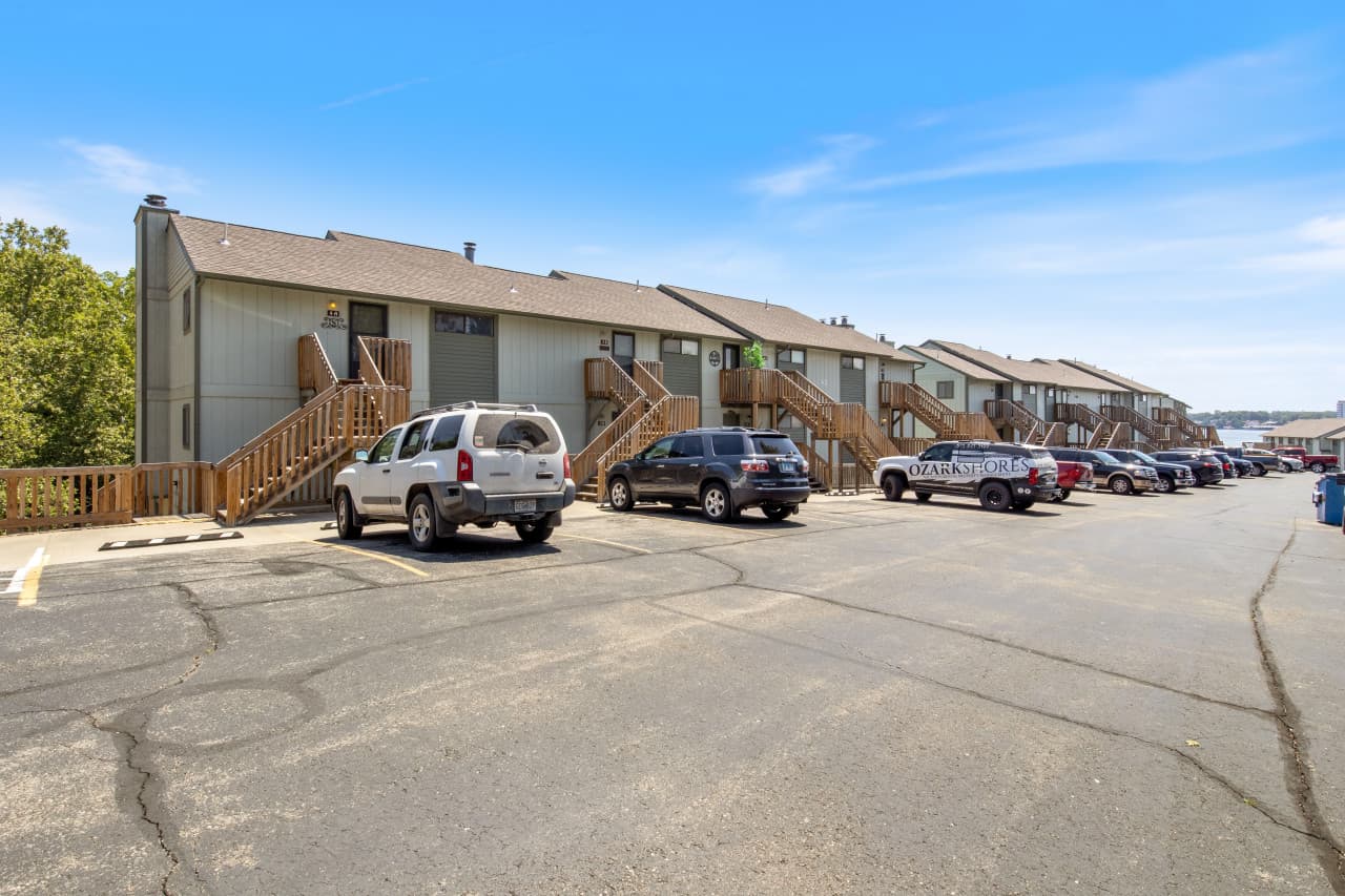 01-43 Southwood Shores Cir - 1.jpg