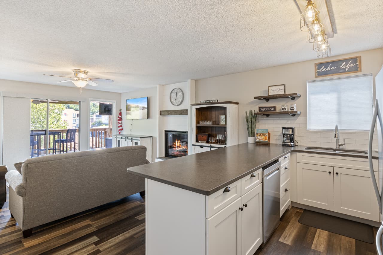 05-43 Southwood Shores Cir - 5.jpg