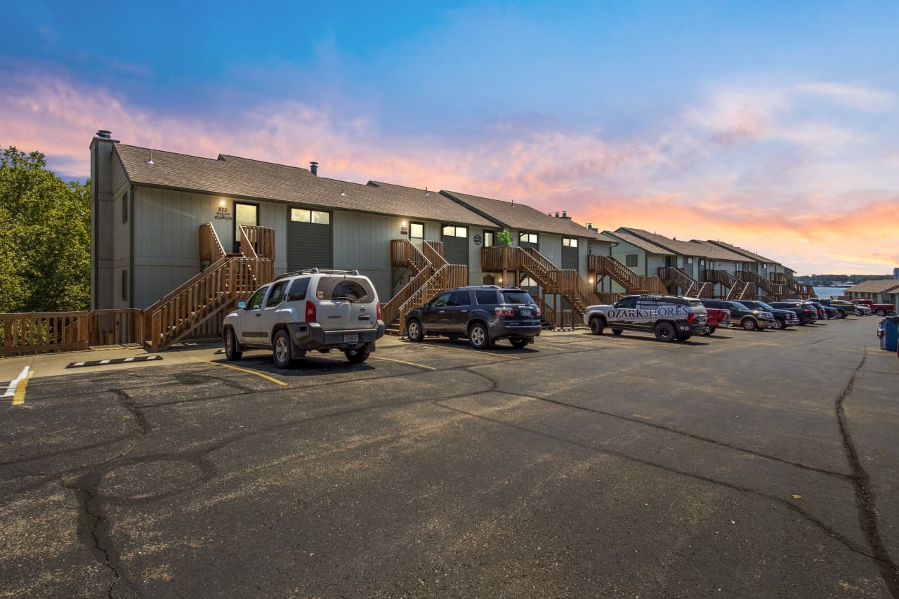 02-43 Southwood Shores Cir - 2.jpg