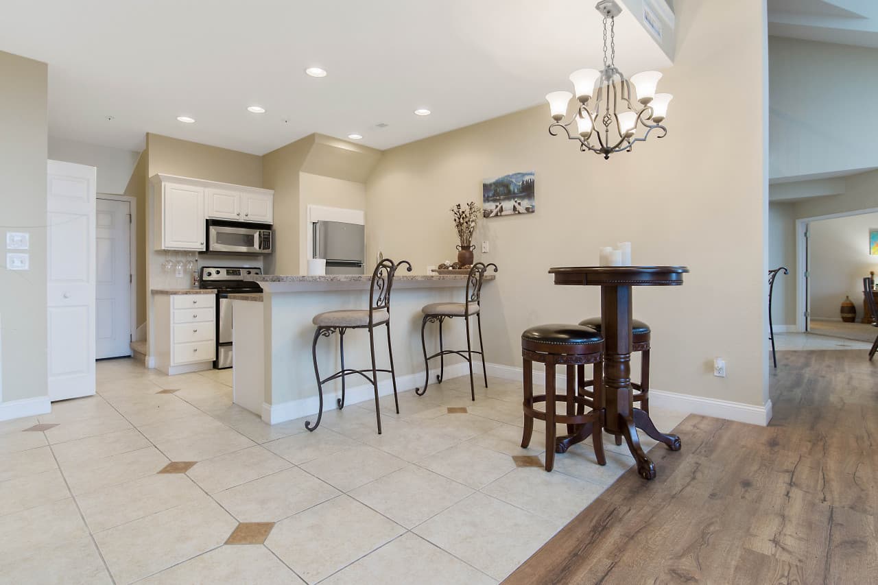 09-426 Cedar Heights Dr_09.jpg