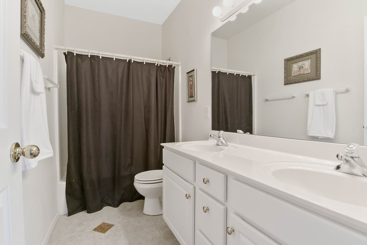 07-426 Cedar Heights Dr_07.jpg