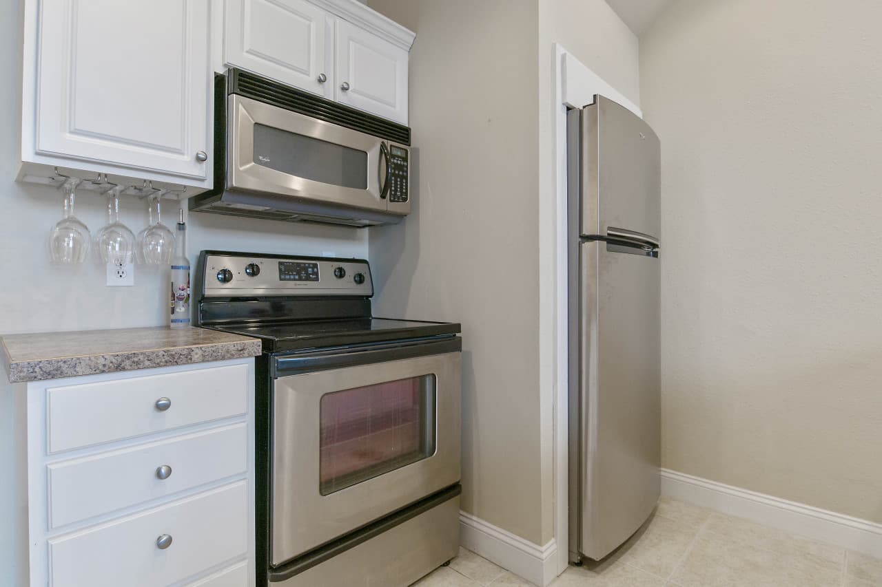 02-426 Cedar Heights Dr_02.jpg