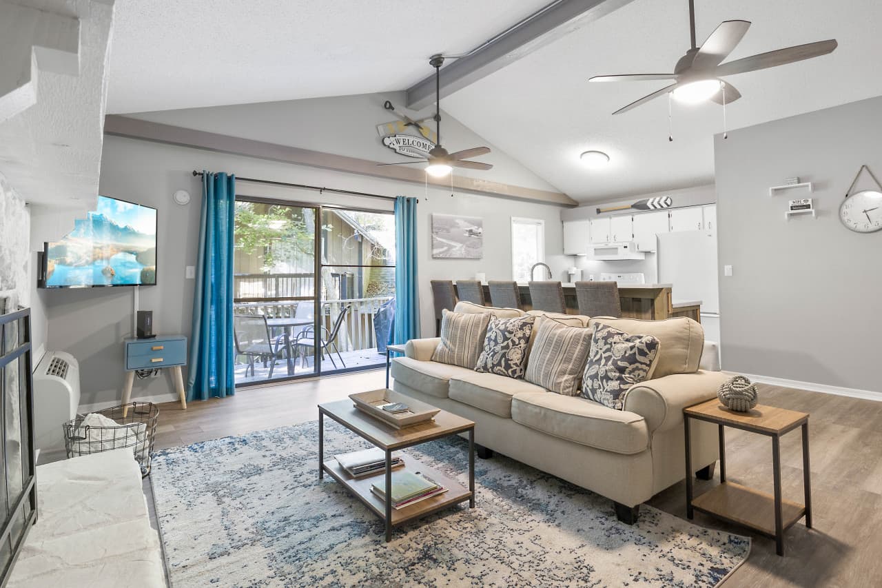 06-396 Duenke Dr_06.jpg