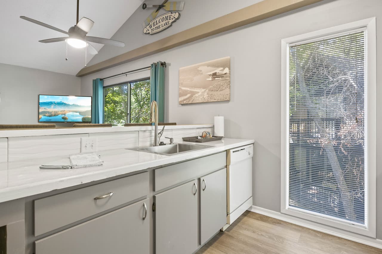 10-396 Duenke Dr_10.jpg