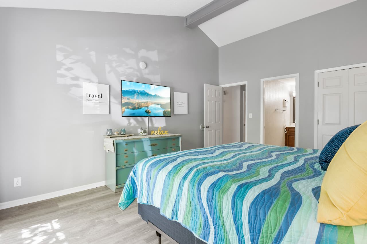 18-396 Duenke Dr_02.jpg