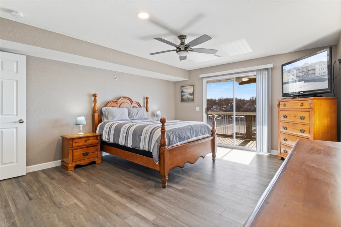 15-1481 Ledges Dr 842 - 15.jpg