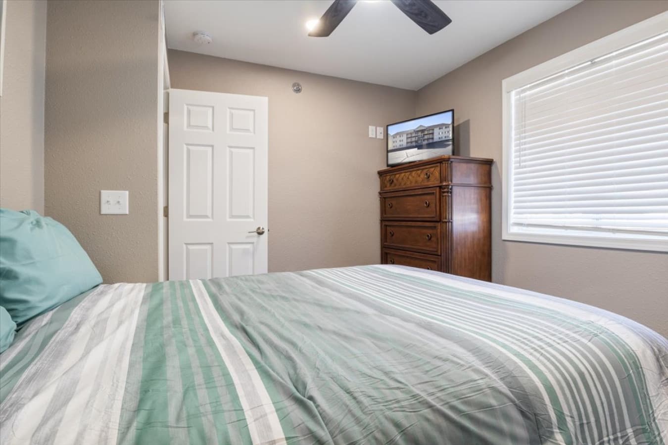 25-1481 Ledges Dr 842 - 25.jpg