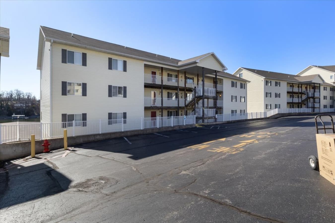 03-1481 Ledges Dr 842 - 3.jpg