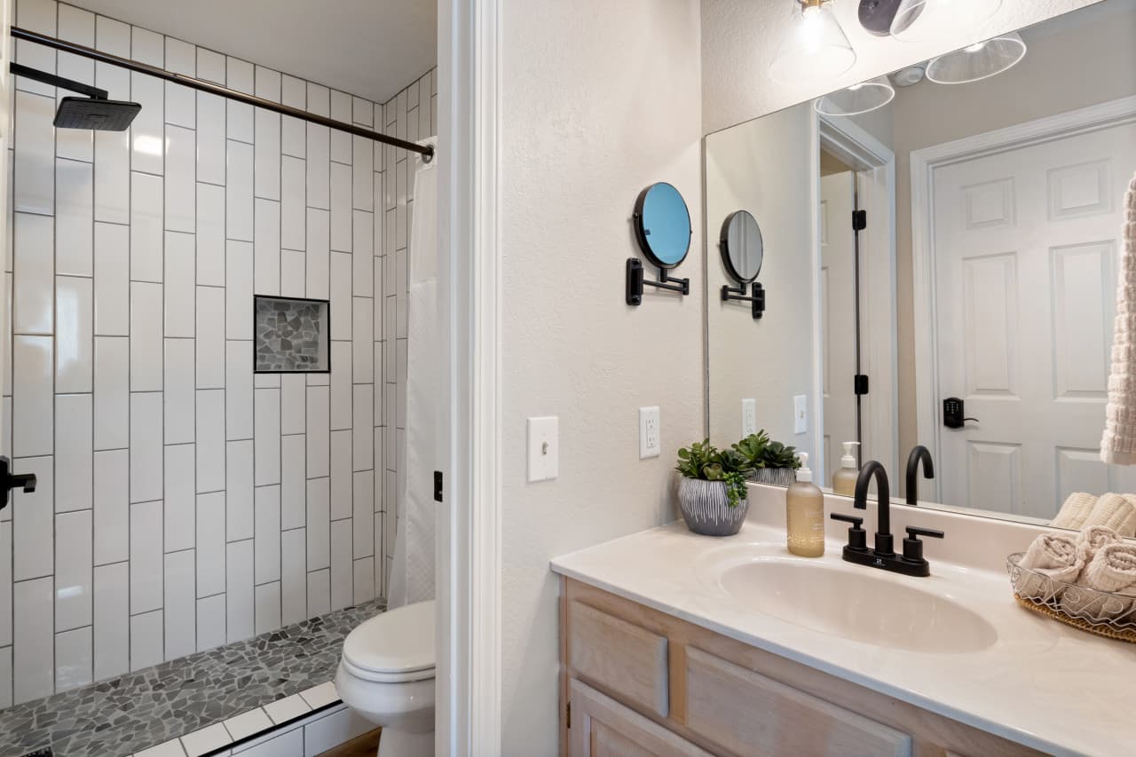 19-19 - 80 Regatta Bay Cir 4C.jpg