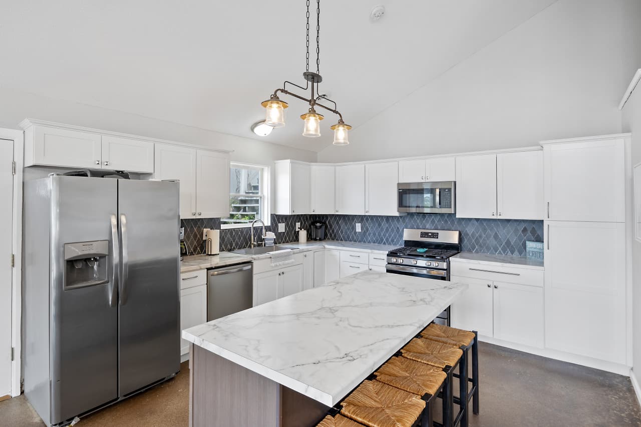 23-30800 Windy Ln-025.jpg