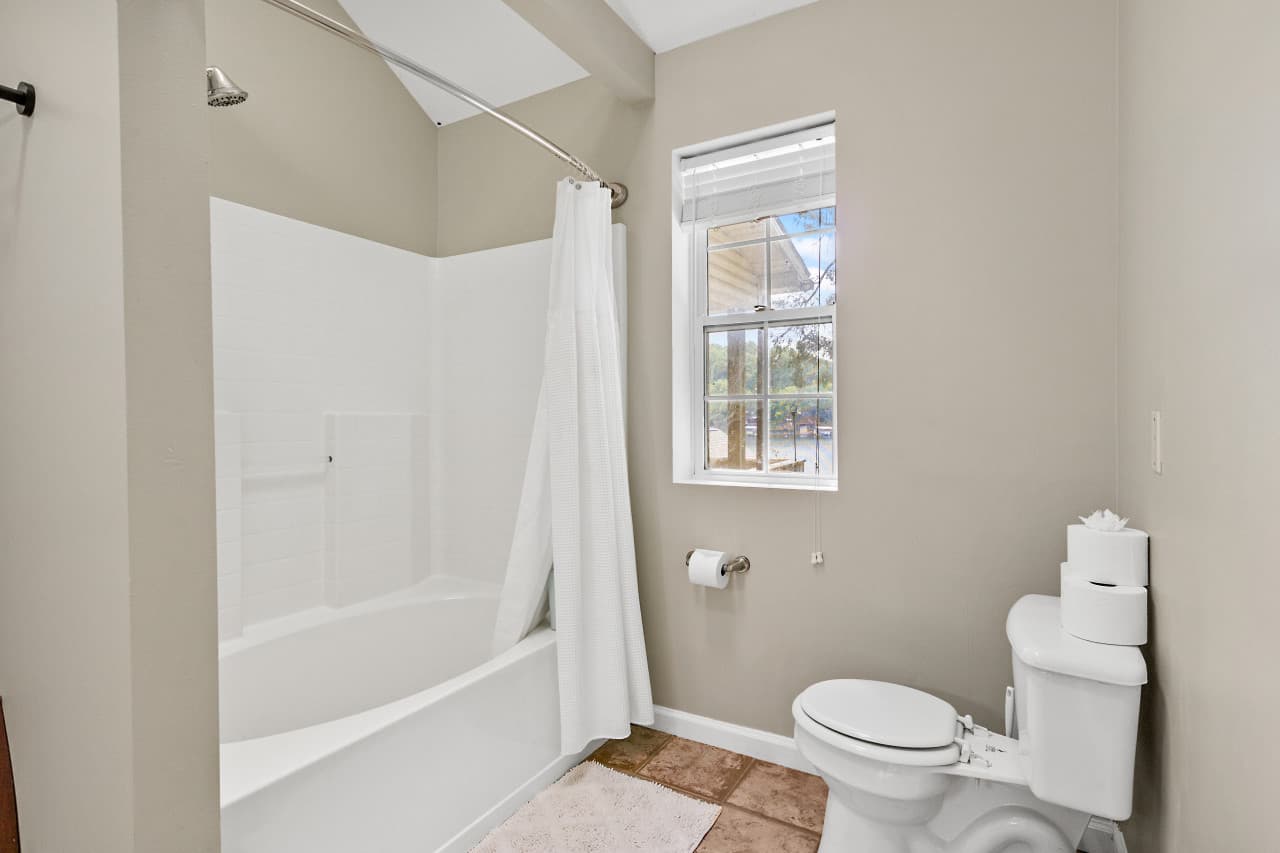 10-30800 Windy Ln-011.jpg
